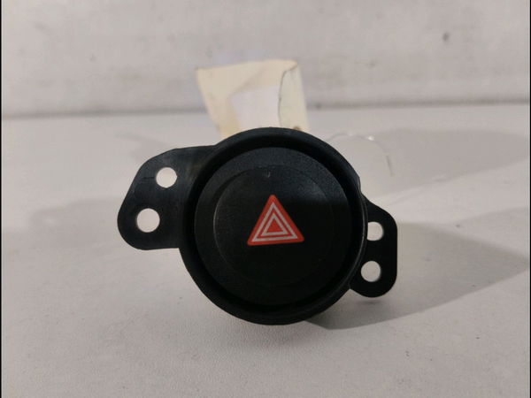 Bouton de warning Toyota AYGO (_B4_) 1.0 (kgb40) (2014)