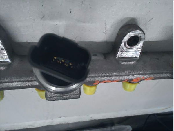 Rampe injection Renault MEGANE III 3-5 portes (BZ0-1_, B3_) 1.5 dci (bz09, bz0d, bz1w, bz29, bz14) (2009) 5 portes