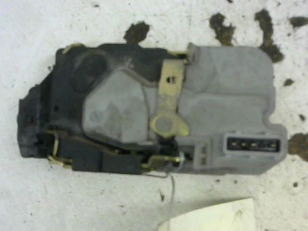 Serrure porte avd Peugeot 206 3-5 portes (2A-C) 1.4 i (1998-2012) 3 portes
