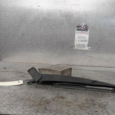 Bras essuie-glace arrière Nissan QASHQAI - QASHQAI 2 I (J10, NJ10, JJ10E) 2.0 dci traction intégrale (2007-2013) 5 portes