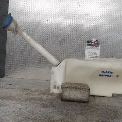 Reservoir lave-glace avant Nissan QASHQAI - QASHQAI 2 I (J10, NJ10, JJ10E) 2.0 dci traction intégrale (2007-2013) 5 portes