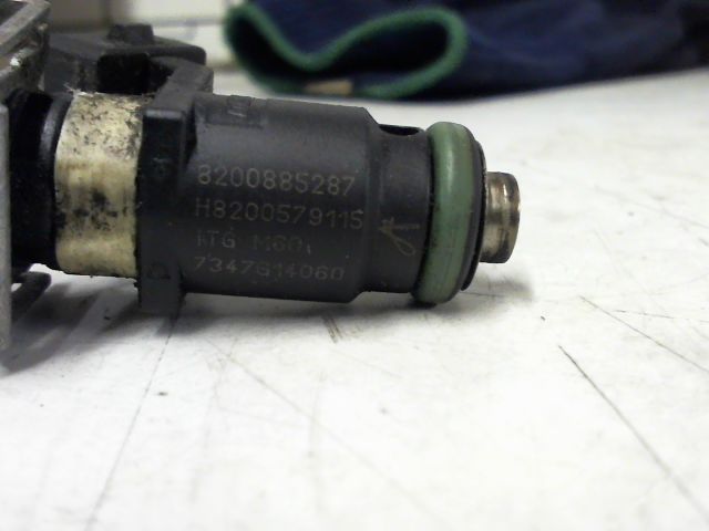 Ensemble injecteurs RENAULT CLIO
