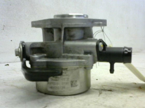 Pompe a vide Renault KANGOO Express (FW0-1_) 1.5 dci 75 (fw07, fw10, fw04) (2010) 4 portes