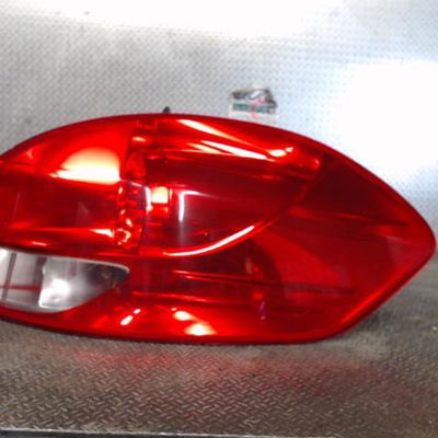 Feu arrière droit Renault CLIO III Grandtour (KR0-1_) 1.5 dci (kr0f) (2007-2012) 5 portes