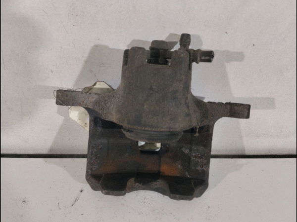 Etrier de frein avant droit Citroën C4 AIRCROSS 1.6 hdi 115 awc (2012)