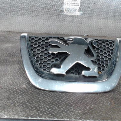 Sigle calandre Peugeot 5008 (0U_, 0E_) 1.6 hdi (2010-2017)