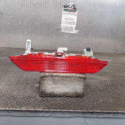 Feux stop supplementaire Toyota YARIS (_P1_) 1.4 d-4d (nlp10_) (2001-2005)