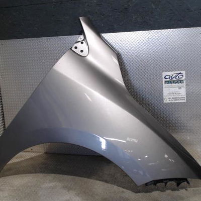 Aile avant droite Renault MEGANE III 3-5 portes (BZ0-1_, B3_) 1.5 dci (bz09, bz0d, bz1w, bz29, bz14) (2009) 5 portes