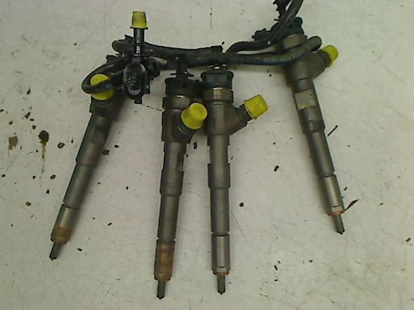 Ensemble injecteurs Renault CLIO IV (BH_) 1.5 dci 75 (2012) 5 portes