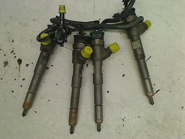 Ensemble injecteurs Renault CLIO IV (BH_) 1.5 dci 75 (2012) 5 portes