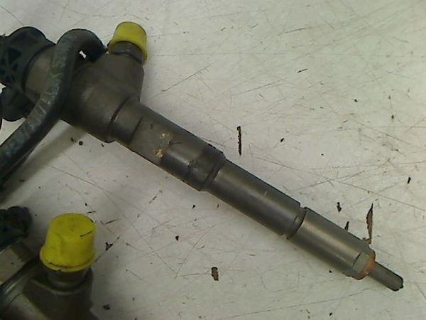 Ensemble injecteurs Renault CLIO IV (BH_) 1.5 dci 75 (2012) 5 portes