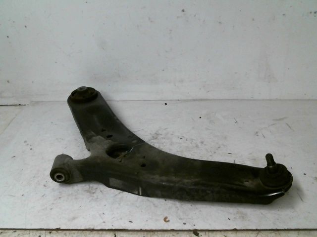 Triangle inf avg Kia VENGA (YN) 1.6 crdi 115 (2010)