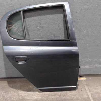Porte arrière droite Toyota YARIS (_P1_) 1.4 d-4d (nlp10_) (2001-2005)
