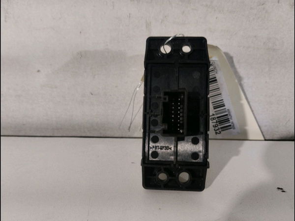 Interrupteur commande de frein a main Nissan QASHQAI II SUV (J11, J11_) 1.5 dci (2013)