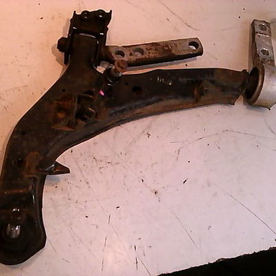 Triangle inf avg NISSAN PRIMERA