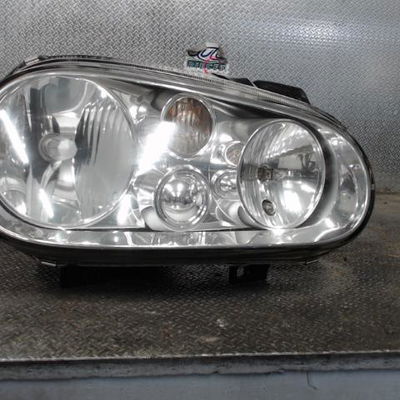 Phare antibrouillard avant gauche VOLKSWAGEN GOLF 4