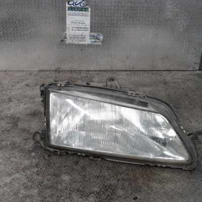 Phare antibrouillard avant gauche Peugeot 306 3-5 portes (7A, 7C, N3, N5) 1.9 d (1994-2001)