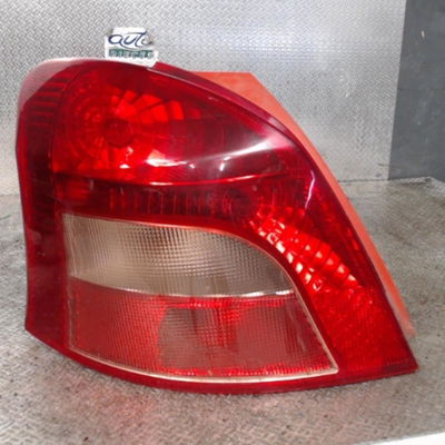Feu arrière gauche Toyota YARIS (_P9_) 1.4 d-4d (nlp90_) (2005-2012)