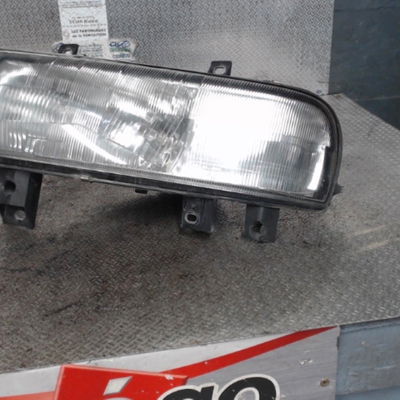 Phare gauche Renault MASTER II Camionnette (FD) 1.9 dci 80 (2001)