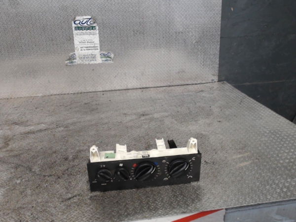 Commande de chauffage Renault MASTER II Camionnette (FD) 1.9 dci 80 (2001)