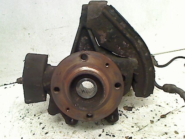 Moyeu avd PEUGEOT 406 2.0L HDI 110 CV ST