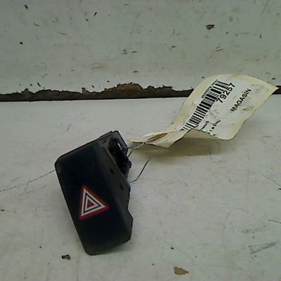Bouton de warning Toyota AVENSIS Break (_T27_) 1.6 d4-d (wwt270_) (2015-2018)