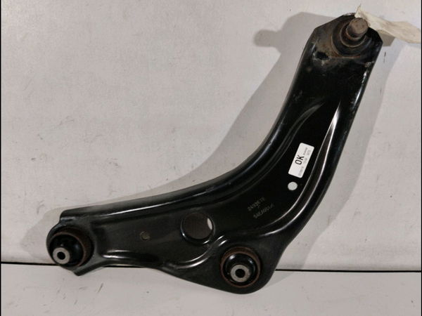 Triangle inf avg Nissan QASHQAI II SUV (J11, J11_) 1.5 dci (2013)