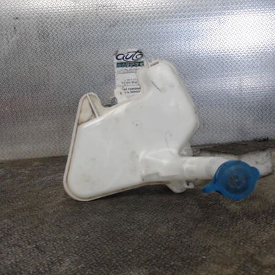 Reservoir lave-glace avant Toyota YARIS (_P9_) 1.4 d-4d (nlp90_) (2005-2012)