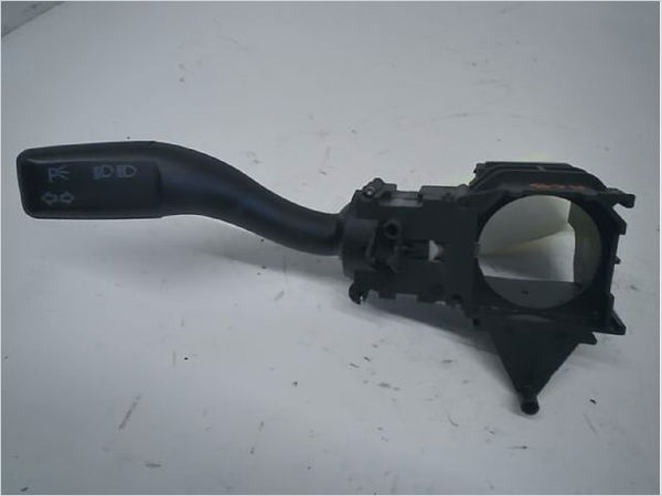 Commande clignotant Audi A4 B6 (8E2) 1.9 tdi (2000-2004)