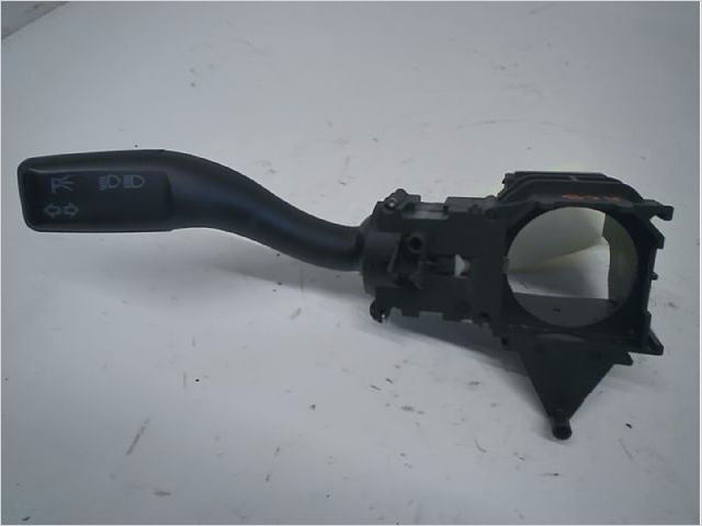 Commande clignotant Audi A4 B6 (8E2) 1.9 tdi (2000-2004)