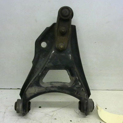 Triangle inf avd RENAULT CLIO