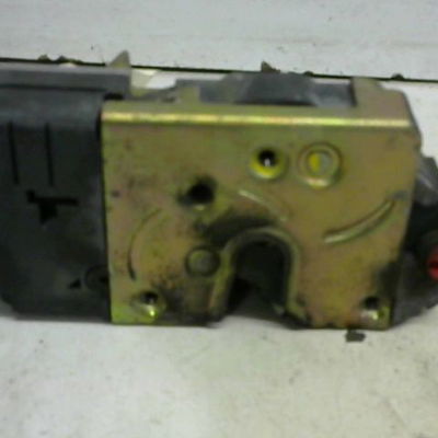 Serrure porte ard Peugeot 206 3-5 portes (2A-C) 2.0 hdi 90 (1999-2009) 5 portes