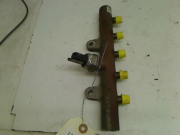 Distributeur injection Renault TWINGO II (CN0_) 1.5 dci 75 (2010) 3 portes