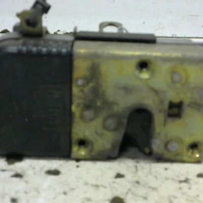 Serrure porte ard Peugeot 206 3-5 portes (2A-C) 1.6 i (1998-2000)