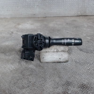 Commande essuie glace Toyota YARIS (_P9_) 1.3 vvt-i (scp90_) (2005-2010)