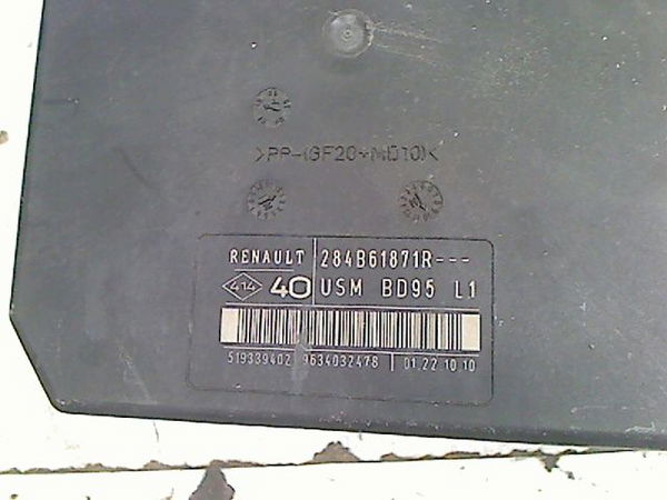 Platine fusible av Renault MEGANE III 3-5 portes (BZ0-1_, B3_) 1.5 dci (bz0c) (2008-2015) 5 portes