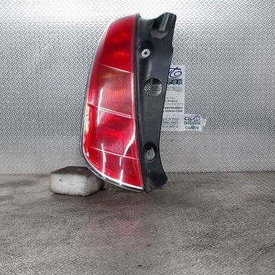 Feu arrière gauche Lancia YPSILON (843_) 1.4 16v (843.axc11, 843.axc1b, 843.axc1a) (2003-2011)