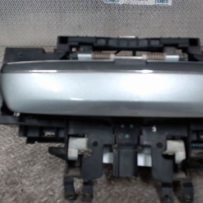 Poignee ext porte avd Audi A8 D3 (4E2, 4E8) 4.2 tdi quattro (2005-2005)