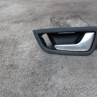 Poignee int porte avd Audi A8 D3 (4E2, 4E8) 4.2 tdi quattro (2005-2005)
