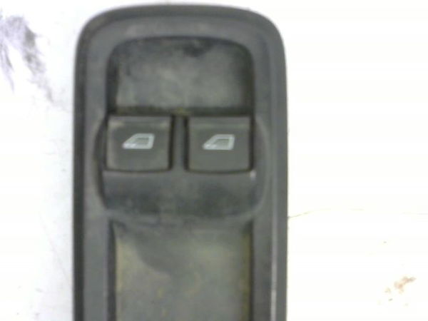 Commande lève-glace porte avant gauche FORD FIESTA