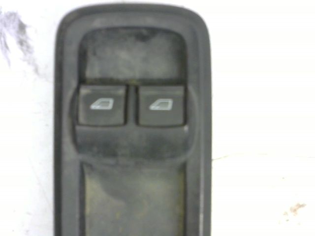 Commande lève-glace porte avant gauche FORD FIESTA