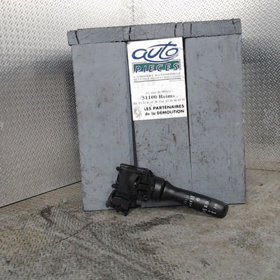 Commande essuie glace Toyota YARIS (_P9_) 1.4 d-4d (nlp90_) (2005-2012)