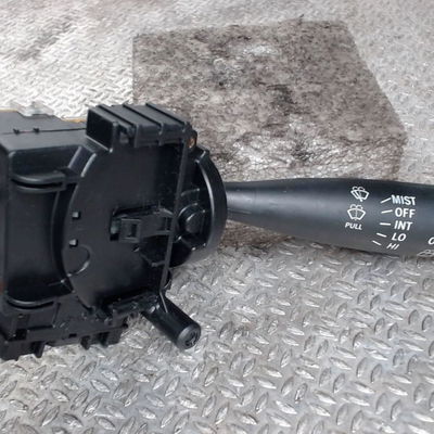 Commande essuie glace Toyota YARIS (_P1_) 1.4 d-4d (nlp10_) (2001-2005)