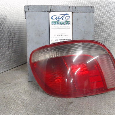 Feu arrière gauche Toyota YARIS (_P1_) 1.4 d-4d (nlp10_) (2001-2005)