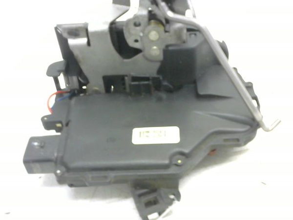Serrure porte ard Audi A4 B6 Avant (8E5) 2.5 tdi (2002-2004)