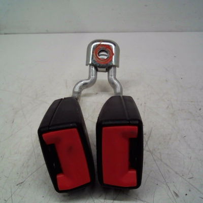 Ancrage ceinture arrière gauche Seat IBIZA IV (6J5, 6P1) 1.4 (2008-2015)