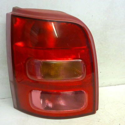 Feu arrière gauche Nissan MICRA II (K11) 1.4 i 16v (2000-2003)