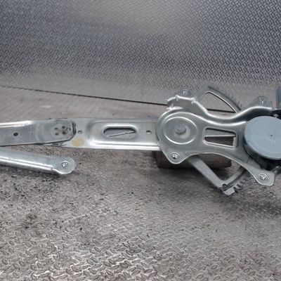 Mecanismemoteur leve-glace avg Toyota RAV 4 III (_A3_) 2.2 d 4wd (ala30_) (2006-2012)