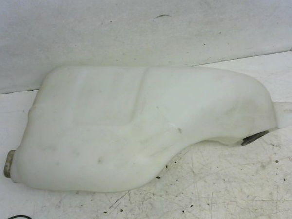 Reservoir lave-glace avant Renault MEGANE III 3-5 portes (BZ0-1_, B3_) 1.5 dci (2009)