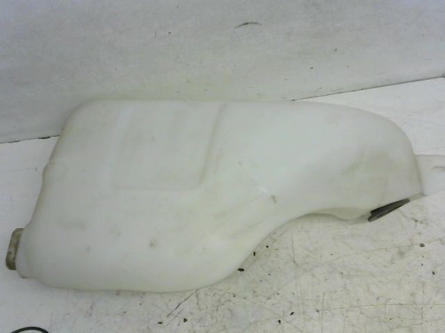 Reservoir lave-glace avant Renault MEGANE III 3-5 portes (BZ0-1_, B3_) 1.5 dci (2009)